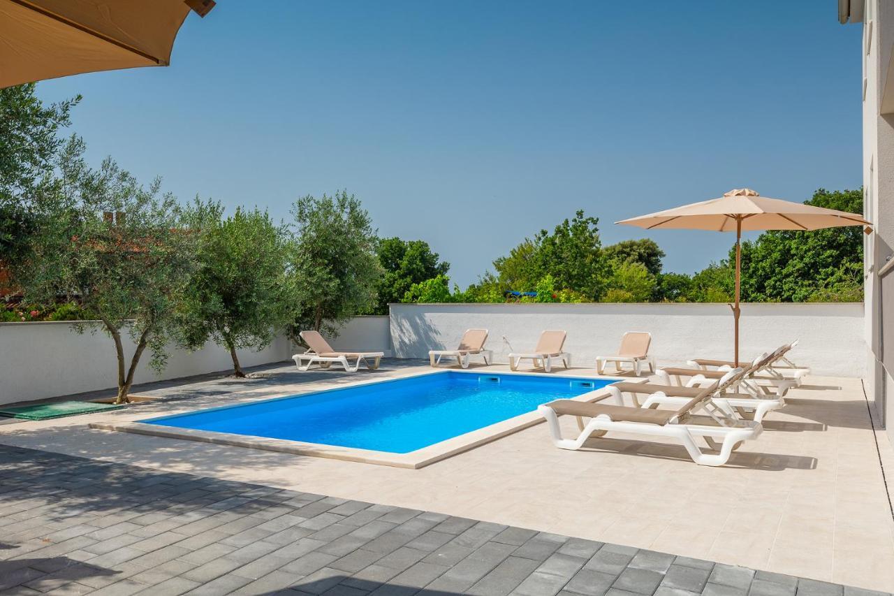 Dali Apartman *